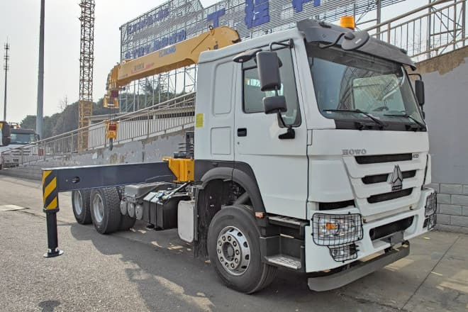 XCMG Lorry Mounted Crane for Sale in Brazil - Camion grue: photos 2 XCMG Lorry Mounted Crane for Sale in Brazil - Camion grue: photos 2