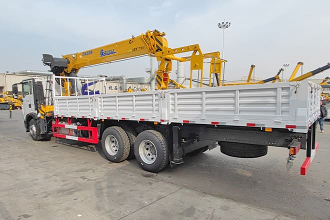 XCMG Truck Mounted Crane for Sale in Algeria - Camion grue: photos 3 XCMG Truck Mounted Crane for Sale in Algeria - Camion grue: photos 3