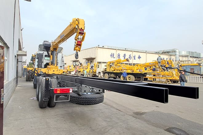 XCMG Truck Mounted Crane with Hydraulic Boom Capacity for Sale in Kenya - Camion grue: photos 4 XCMG Truck Mounted Crane with Hydraulic Boom Capacity for Sale in Kenya - Camion grue: photos 4
