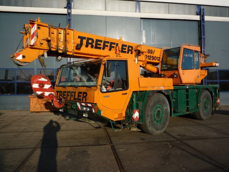 Tadano Faun ATF 30-2 for parts - Grue mobile: photos 1 Tadano Faun ATF 30-2 for parts - Grue mobile: photos 1
