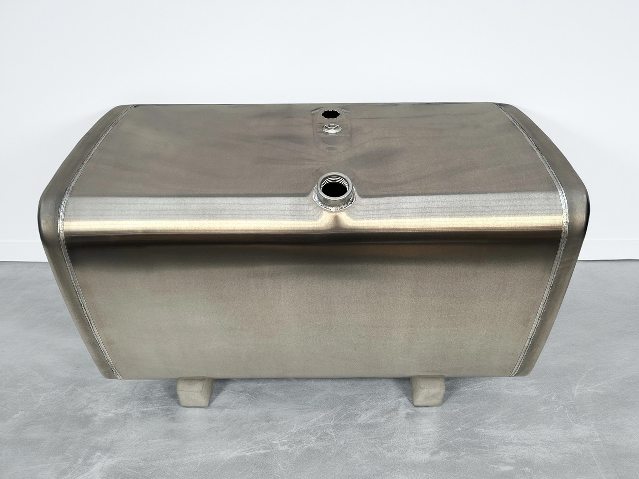 SCANIA - Réservoir de carburant: photos 1 SCANIA - Réservoir de carburant: photos 1