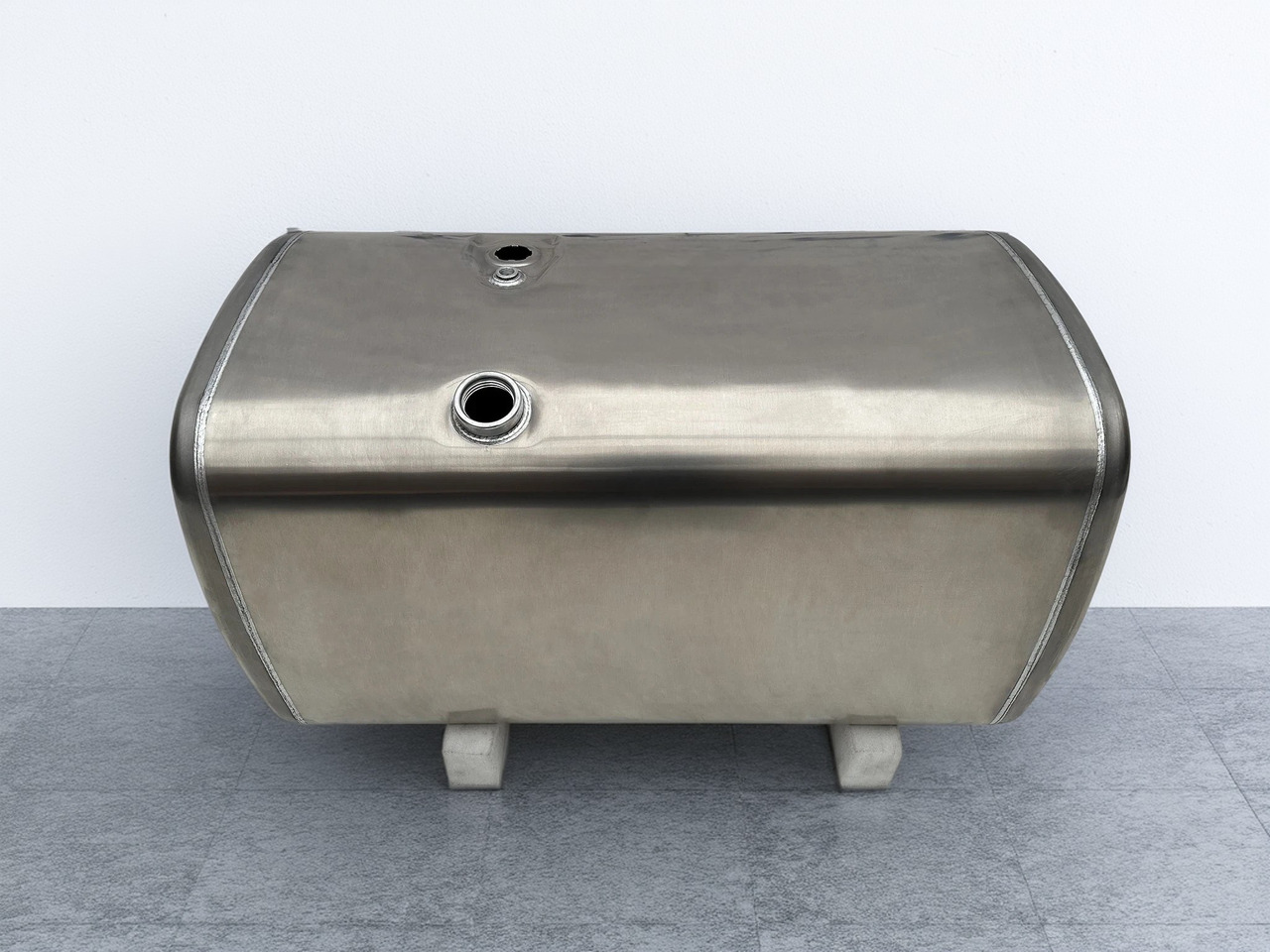 SCANIA - Réservoir de carburant: photos 1 SCANIA - Réservoir de carburant: photos 1