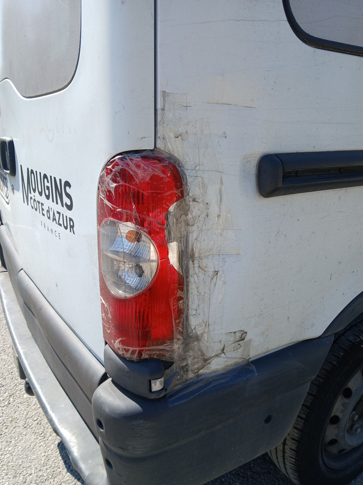 FOURGON RENAULT MASTER NON ROULANT . - Fourgon utilitaire: photos 5 FOURGON RENAULT MASTER NON ROULANT . - Fourgon utilitaire: photos 5