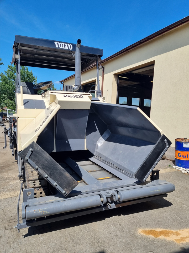 VOLVO TITAN 6820 - Finisseur: photos 4 VOLVO TITAN 6820 - Finisseur: photos 4