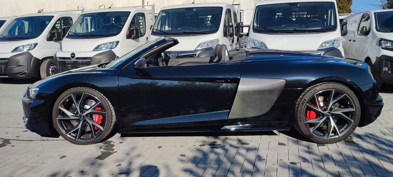 Audi R8 Spyder 5.2 FSI RWD performance - Voiture: photos 5 Audi R8 Spyder 5.2 FSI RWD performance - Voiture: photos 5