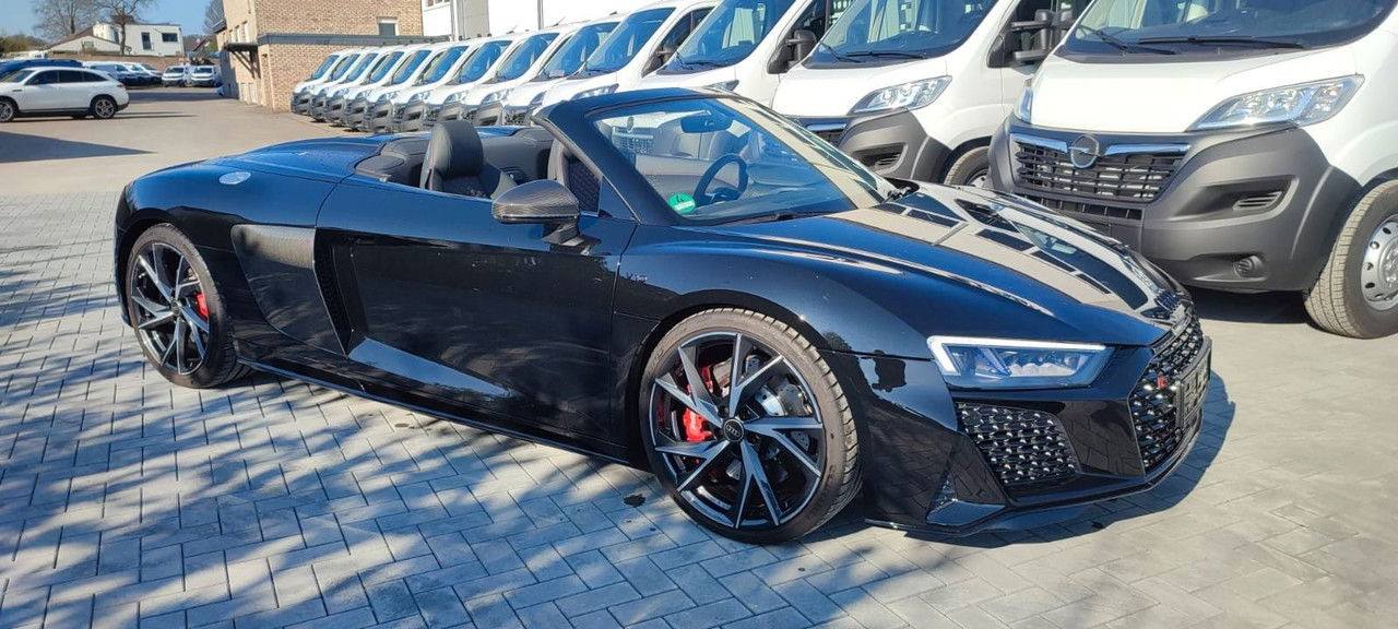 Audi R8 Spyder 5.2 FSI RWD performance - Voiture: photos 2 Audi R8 Spyder 5.2 FSI RWD performance - Voiture: photos 2