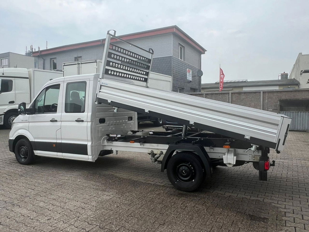MAN TGE 3 3.180 L4 - 3-Seiten-Kipper 3,5t Aut. LED DC - Utilitaire benne, Utilitaire double cabine: photos 3 MAN TGE 3 3.180 L4 - 3-Seiten-Kipper 3,5t Aut. LED DC - Utilitaire benne, Utilitaire double cabine: photos 3