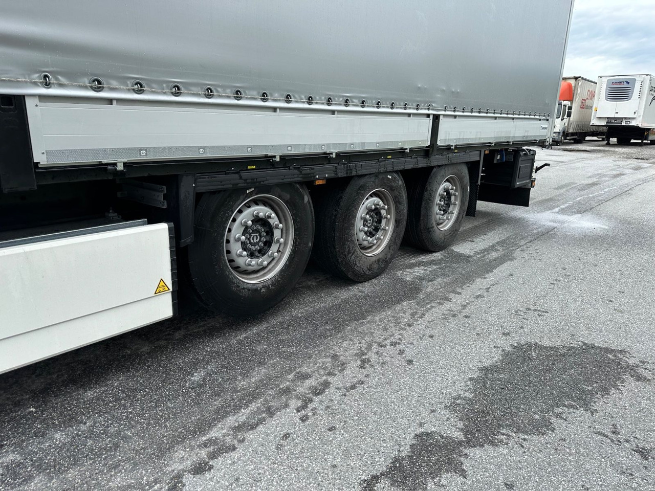 Krone SD 27 Bordwand Pal-K.asten Lift XL-Code - Semi-remorque rideaux coulissants: photos 5 Krone SD 27 Bordwand Pal-K.asten Lift XL-Code - Semi-remorque rideaux coulissants: photos 5