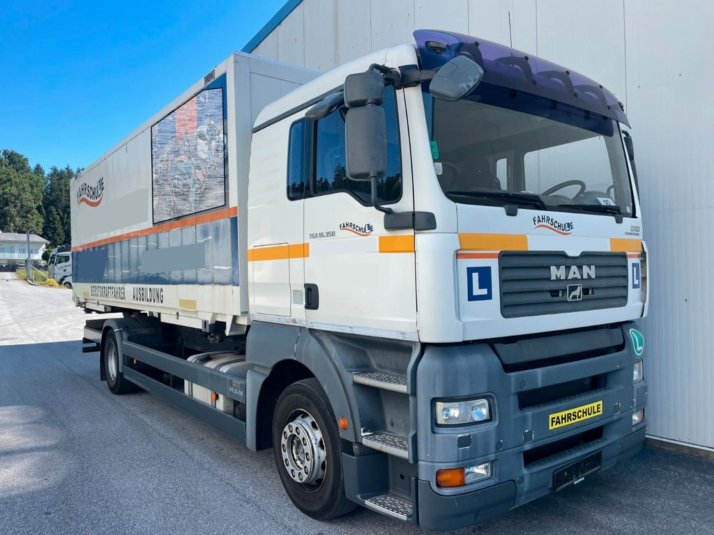 MAN TGA 18.350 Schalter FAHRSCHULE Driving Shool - Camion fourgon: photos 2 MAN TGA 18.350 Schalter FAHRSCHULE Driving Shool - Camion fourgon: photos 2