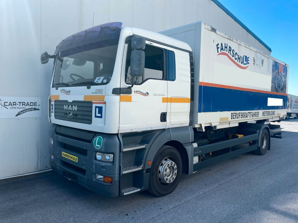 MAN TGA 18.350 Schalter FAHRSCHULE Driving Shool - Camion fourgon: photos 1 MAN TGA 18.350 Schalter FAHRSCHULE Driving Shool - Camion fourgon: photos 1