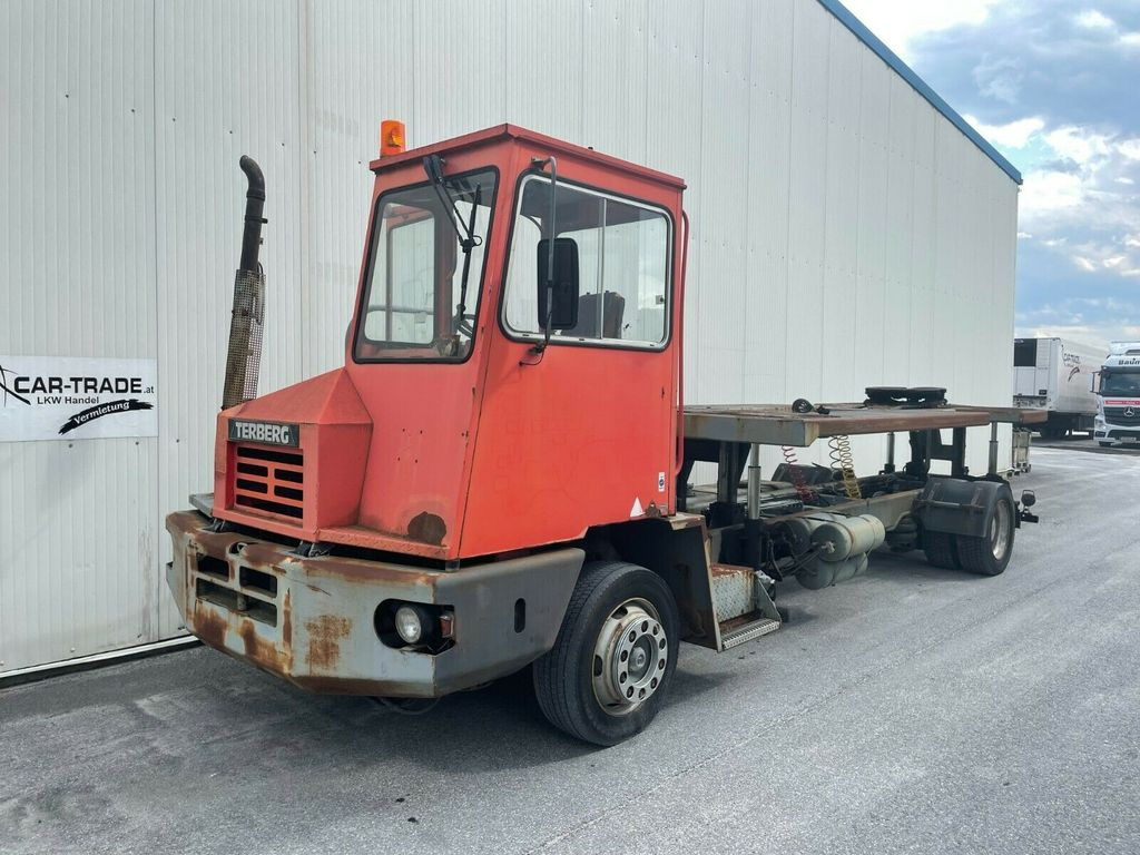 Terberg YT17 Mafi Wiesel Wechsler Terberg YT17 Mafi Wiesel Wechsler - Camion porte-conteneur/ Caisse mobile: photos 1 Terberg YT17 Mafi Wiesel Wechsler Terberg YT17 Mafi Wiesel Wechsler - Camion porte-conteneur/ Caisse mobile: photos 1