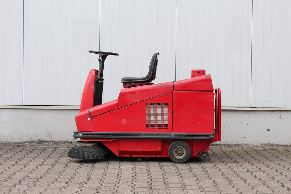 RCM R703 E/1 elektro Aufsitz- Kehrsaugmaschine Kehrmaschine - Balayeuse industrielle: photos 5 RCM R703 E/1 elektro Aufsitz- Kehrsaugmaschine Kehrmaschine - Balayeuse industrielle: photos 5