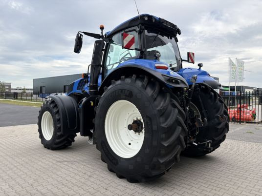 NEW HOLLAND New Holland T8.350 PLMi Genesis - Tracteur agricole: photos 5 NEW HOLLAND New Holland T8.350 PLMi Genesis - Tracteur agricole: photos 5