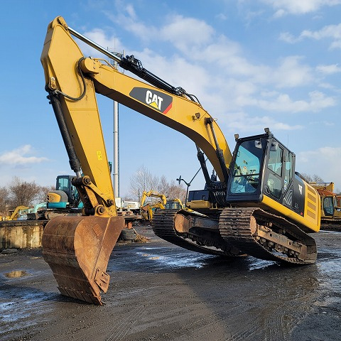 Pelle sur chenille CAT 320E-2: photos 8