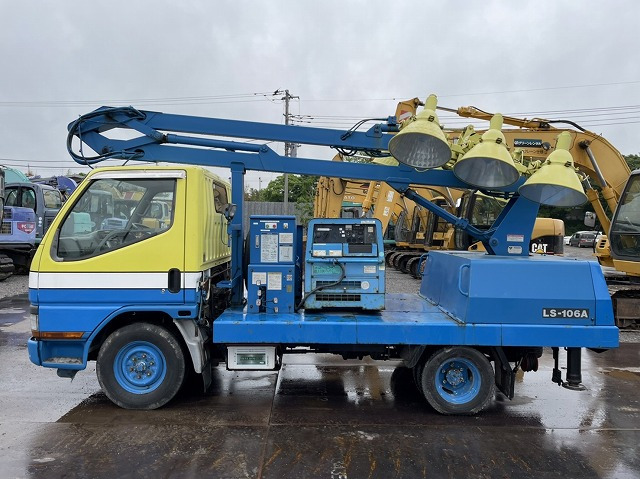 TADANO LS-106A - Mat d'éclairage, Camion: photos 5 TADANO LS-106A - Mat d'éclairage, Camion: photos 5