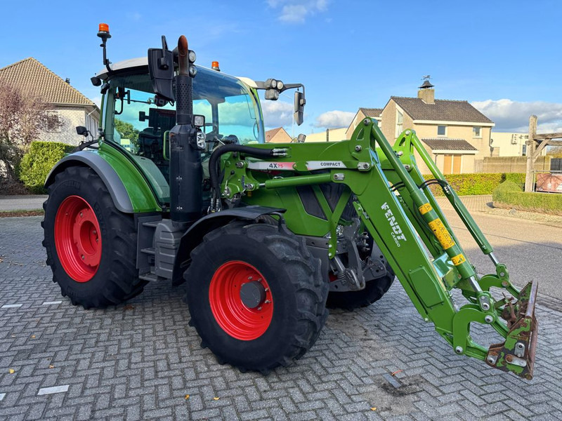 Fendt 313 Vario FendtOne + Fendt Cargo 4x75 - Tracteur agricole: photos 4 Fendt 313 Vario FendtOne + Fendt Cargo 4x75 - Tracteur agricole: photos 4