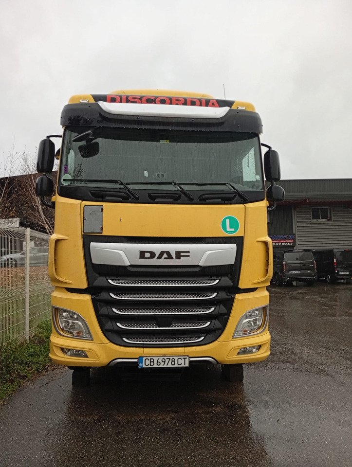 DAF XF430 - FR 73000, damaged engine - Tracteur routier: photos 1 DAF XF430 - FR 73000, damaged engine - Tracteur routier: photos 1