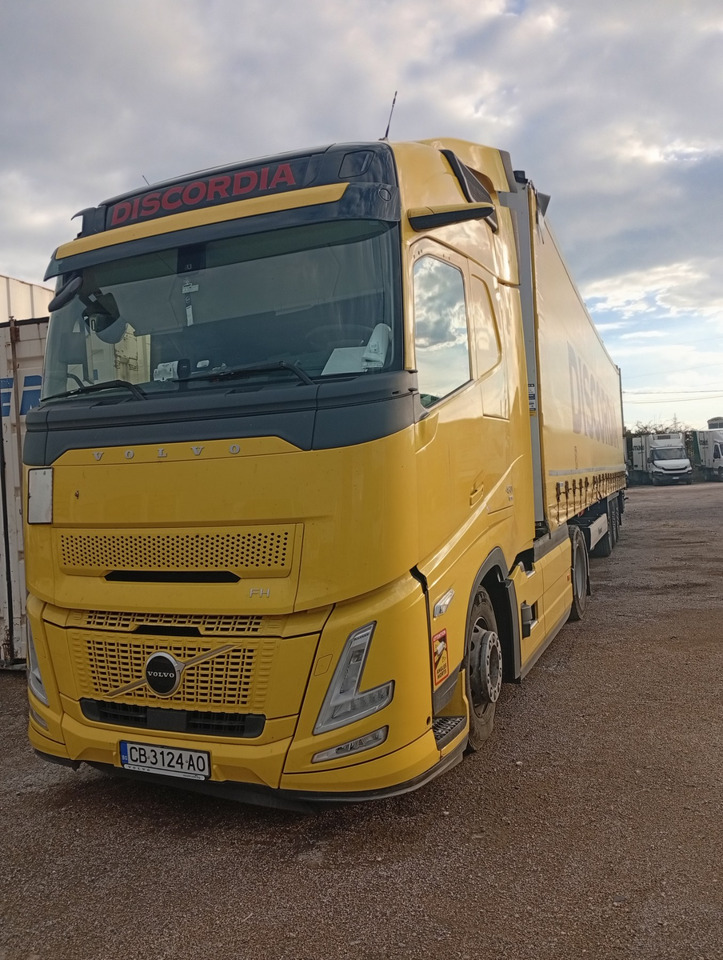 VOLVO FH 460 Aero, Damaged, Located in Bari,Italy - Tracteur routier: photos 2 VOLVO FH 460 Aero, Damaged, Located in Bari,Italy - Tracteur routier: photos 2