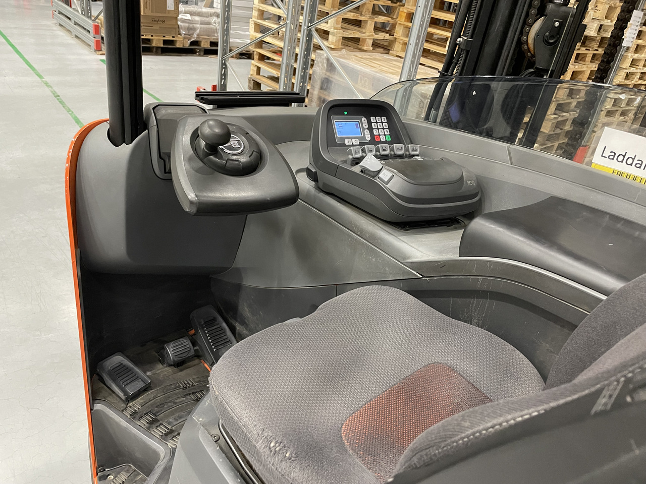 TOYOTA BT-RRE 160E - Chariot à mât rétractable: photos 2 TOYOTA BT-RRE 160E - Chariot à mât rétractable: photos 2