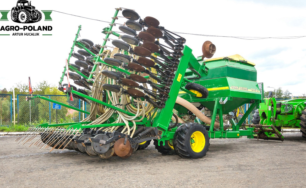 JOHN DEERE 740A - 2008 ROK - 6 M - Semoir: photos 4 JOHN DEERE 740A - 2008 ROK - 6 M - Semoir: photos 4