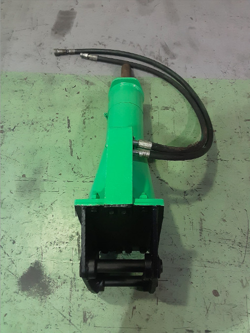 MONTABERT BRP70 - Marteau hydraulique: photos 2 MONTABERT BRP70 - Marteau hydraulique: photos 2