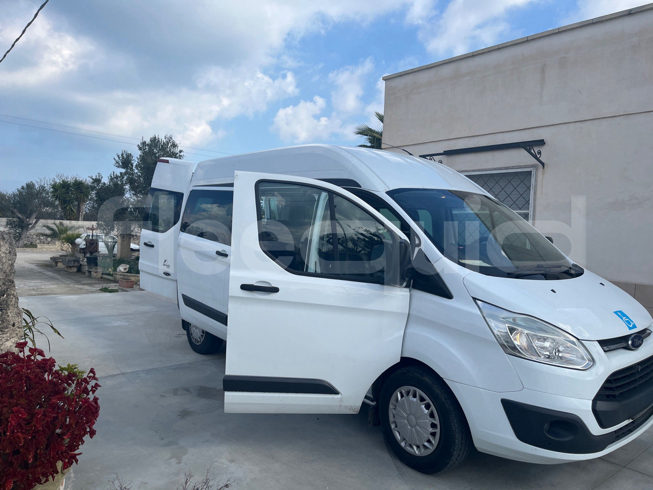 Ford Transit en crédit-bail Ford Transit: photos 10 Ford Transit en crédit-bail Ford Transit: photos 10