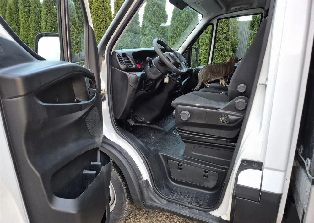 Iveco 35C14 - Utilitaire rideaux coulissants (PLSC): photos 5 Iveco 35C14 - Utilitaire rideaux coulissants (PLSC): photos 5