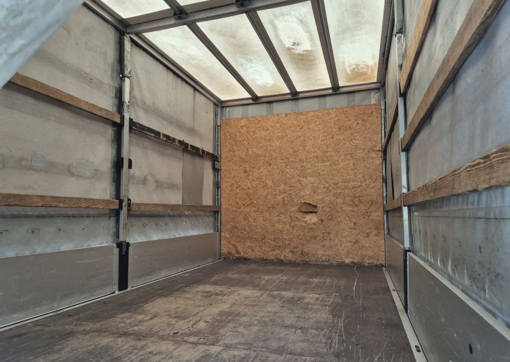 Iveco 35s14 140KM - Utilitaire rideaux coulissants (PLSC): photos 4 Iveco 35s14 140KM - Utilitaire rideaux coulissants (PLSC): photos 4