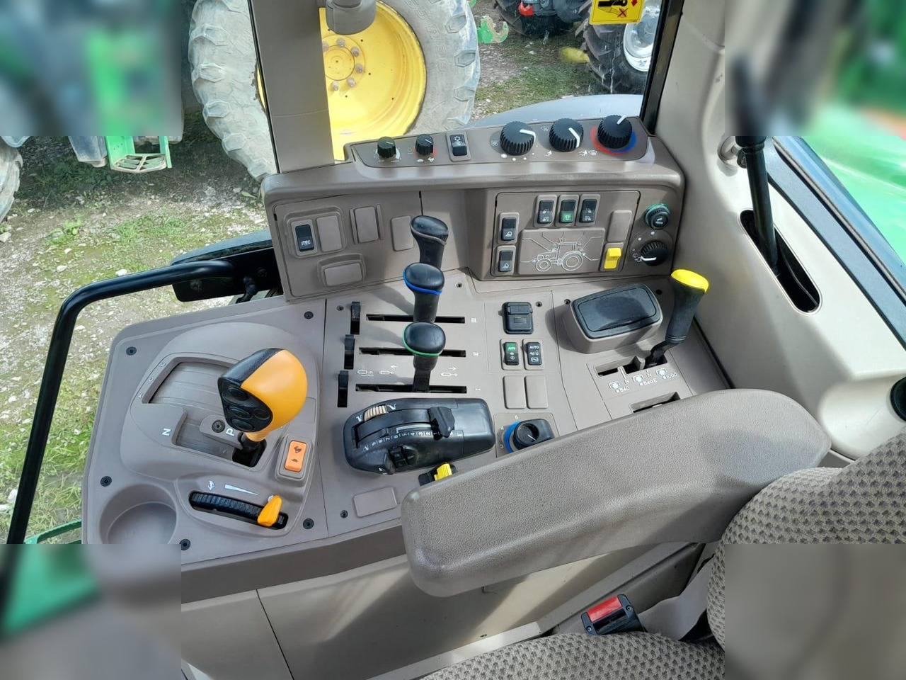 Tracteur agricole 2018 JOHN DEERE 6130M: photos 13