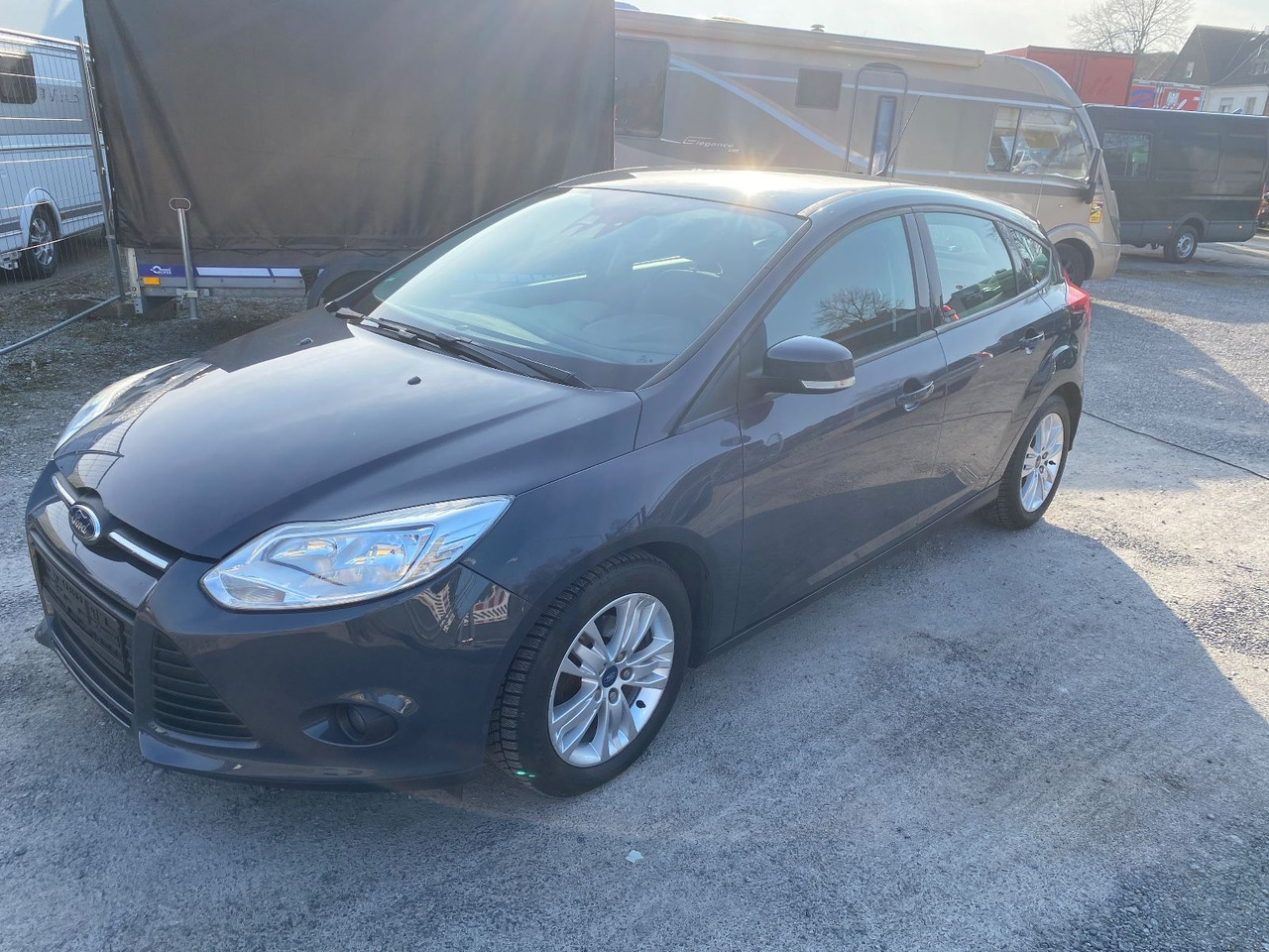 Ford Focus Lim. Trend - Voiture: photos 2 Ford Focus Lim. Trend - Voiture: photos 2