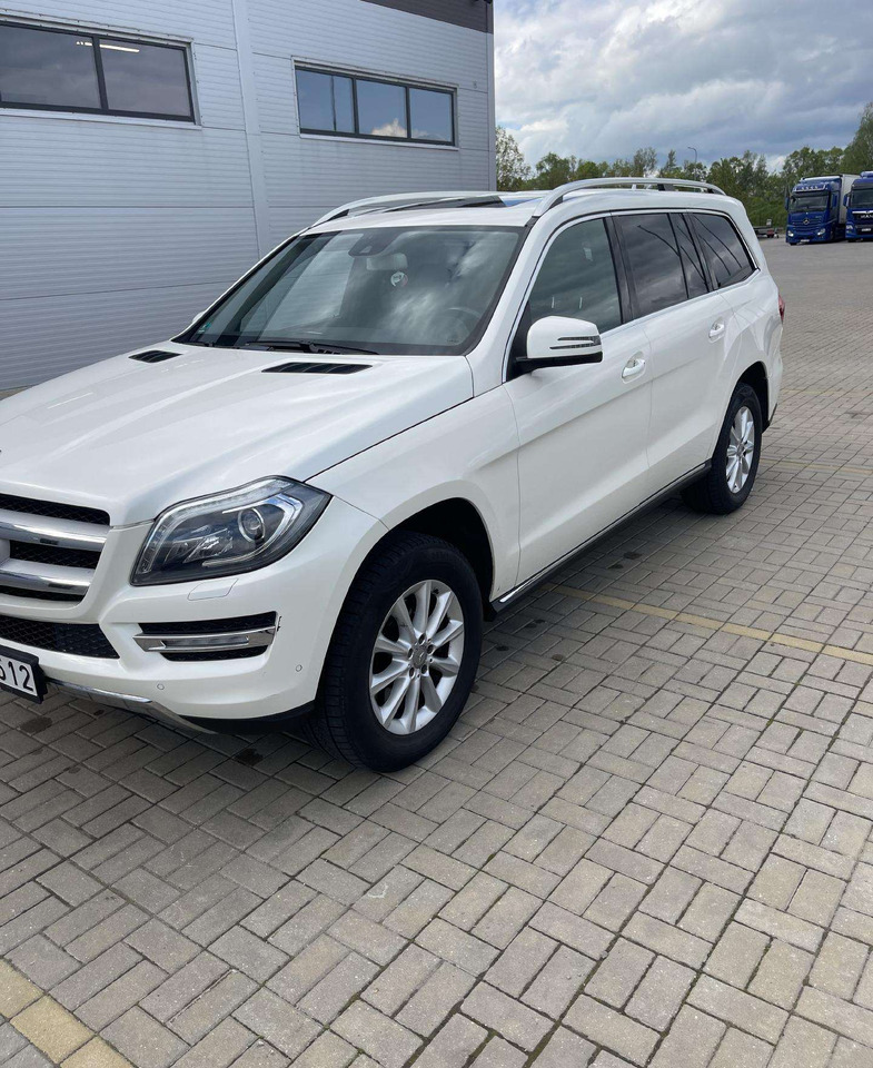 Mercedes-Benz GL350 - SUV: photos 3 Mercedes-Benz GL350 - SUV: photos 3