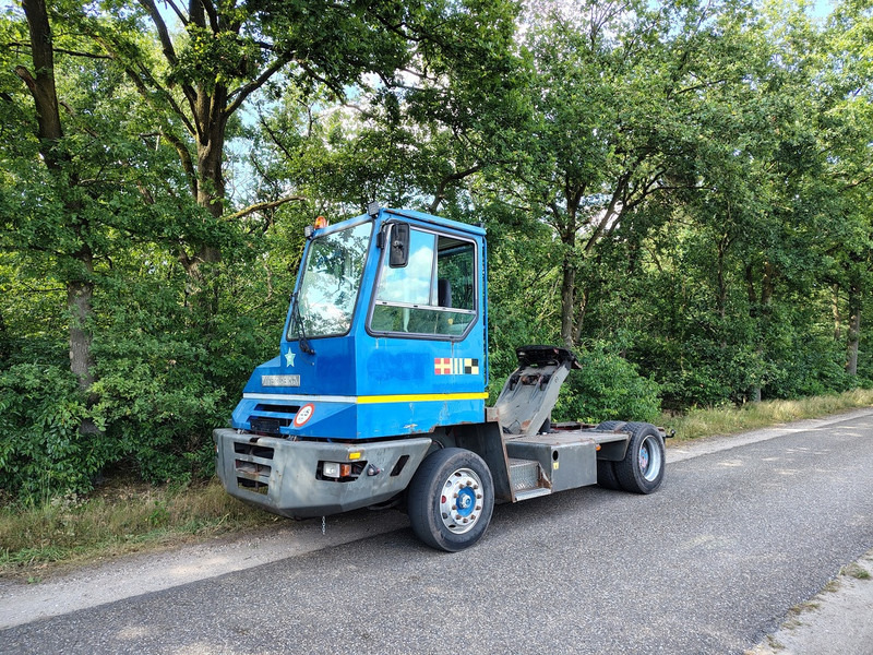 Terberg Yt180 - Tracteur portuaire: photos 1 Terberg Yt180 - Tracteur portuaire: photos 1