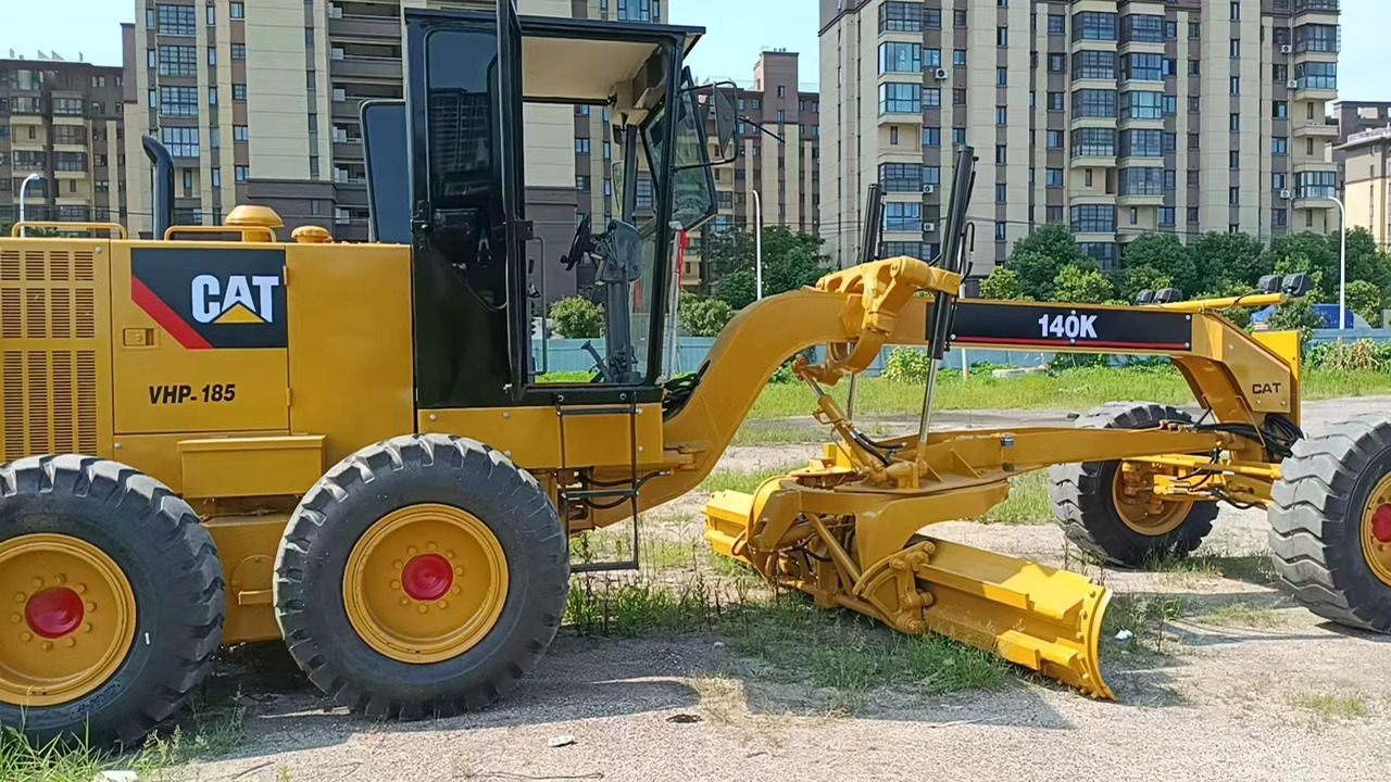 CATERPILLAR 140K used motor grader low price - Niveleuse: photos 2 CATERPILLAR 140K used motor grader low price - Niveleuse: photos 2