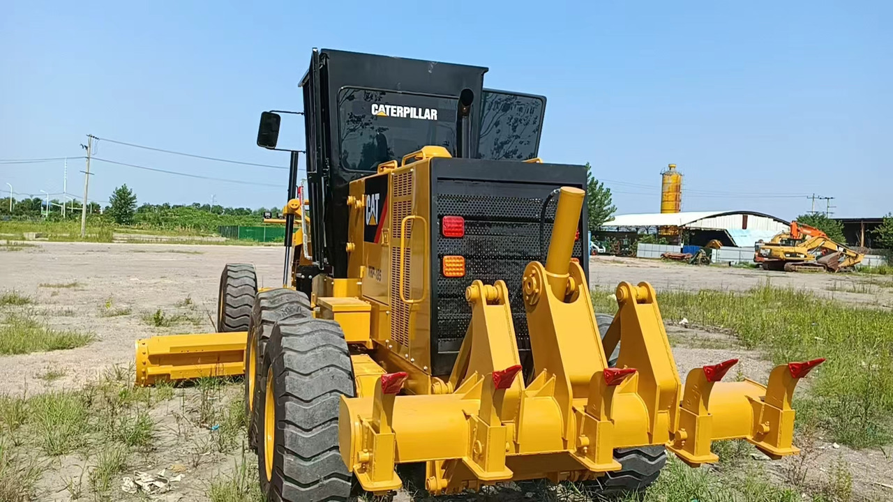 CATERPILLAR 140K used motor grader low price - Niveleuse: photos 4 CATERPILLAR 140K used motor grader low price - Niveleuse: photos 4