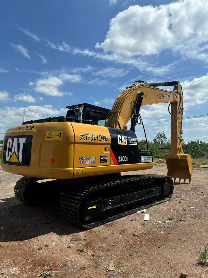 CATERPILLAR 320D2 - Pelle sur chenille: photos 4 CATERPILLAR 320D2 - Pelle sur chenille: photos 4