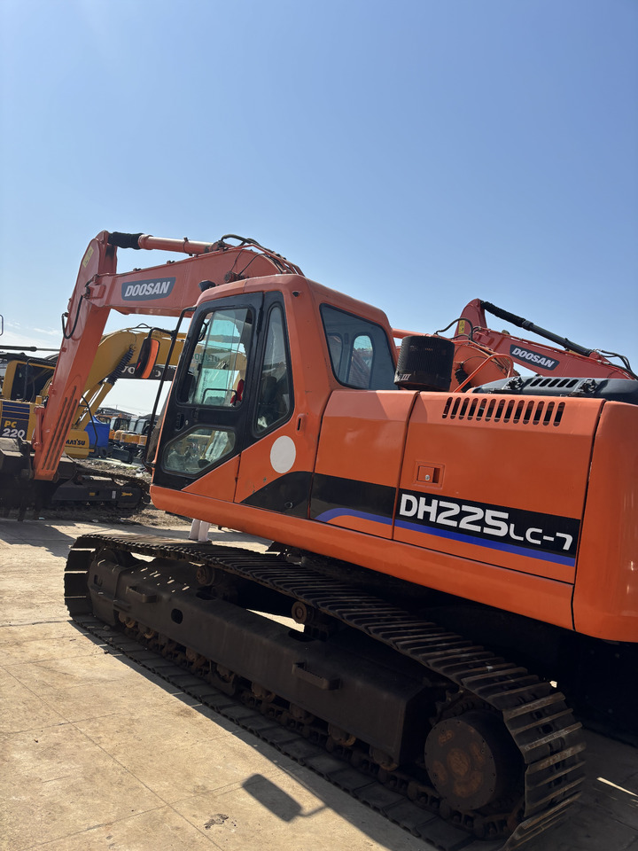 DOOSAN dh225 hot sale used excavator in stock - Pelle sur chenille: photos 4 DOOSAN dh225 hot sale used excavator in stock - Pelle sur chenille: photos 4