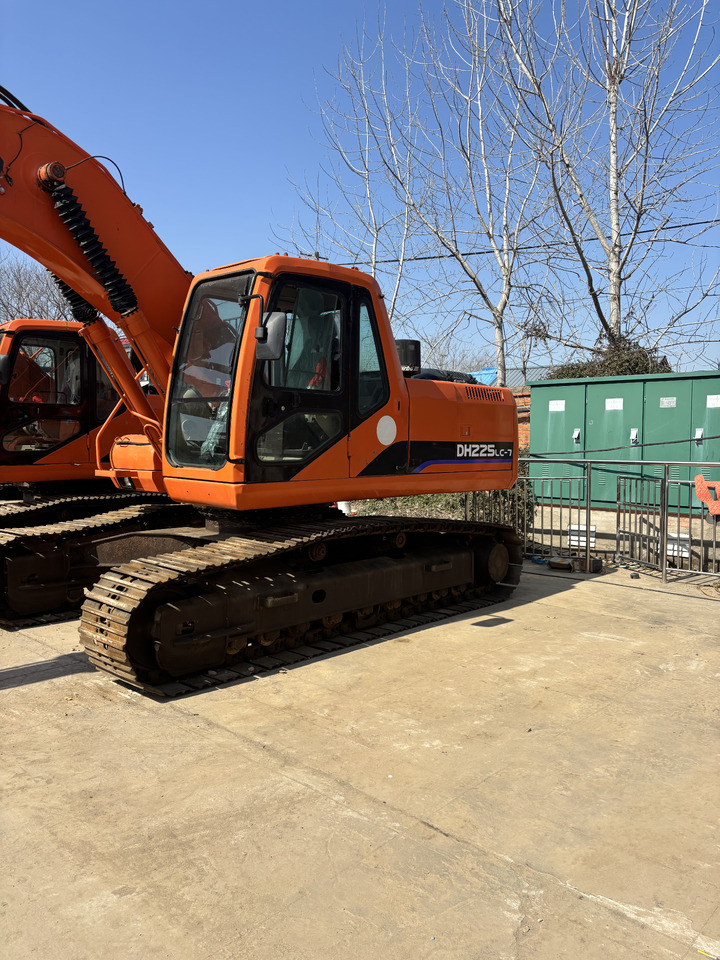 DOOSAN dh225 hot sale used excavator in stock - Pelle sur chenille: photos 3 DOOSAN dh225 hot sale used excavator in stock - Pelle sur chenille: photos 3