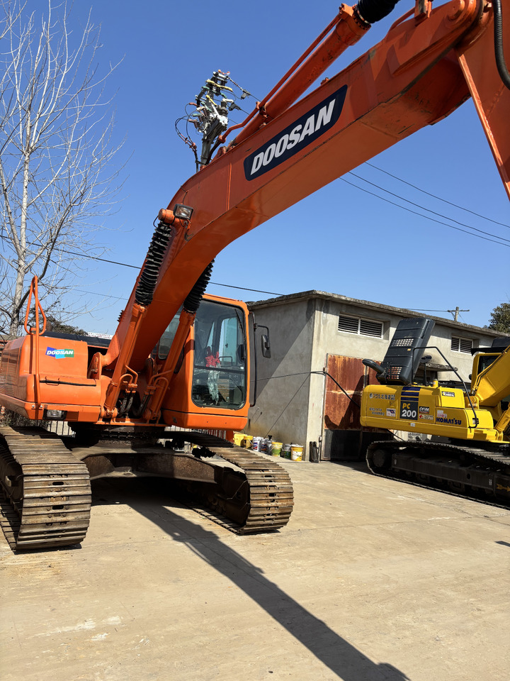 DOOSAN dh225 hot sale used excavator in stock - Pelle sur chenille: photos 2 DOOSAN dh225 hot sale used excavator in stock - Pelle sur chenille: photos 2