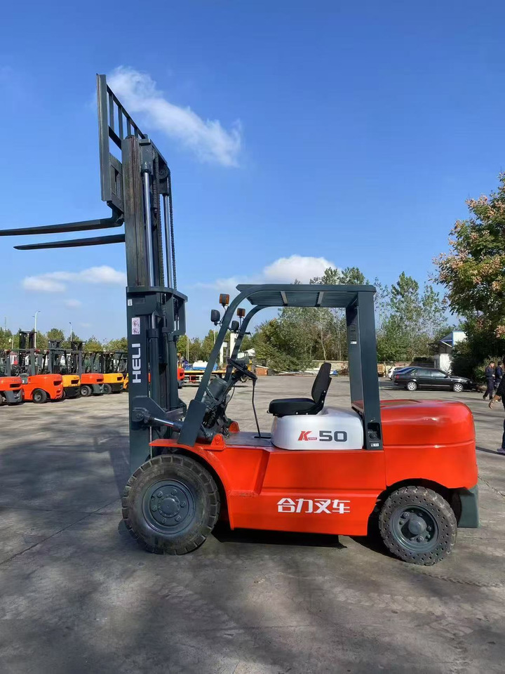 HELI k50 used diesel forklift Customizable mast clamps - Chariot élévateur diesel: photos 3 HELI k50 used diesel forklift Customizable mast clamps - Chariot élévateur diesel: photos 3