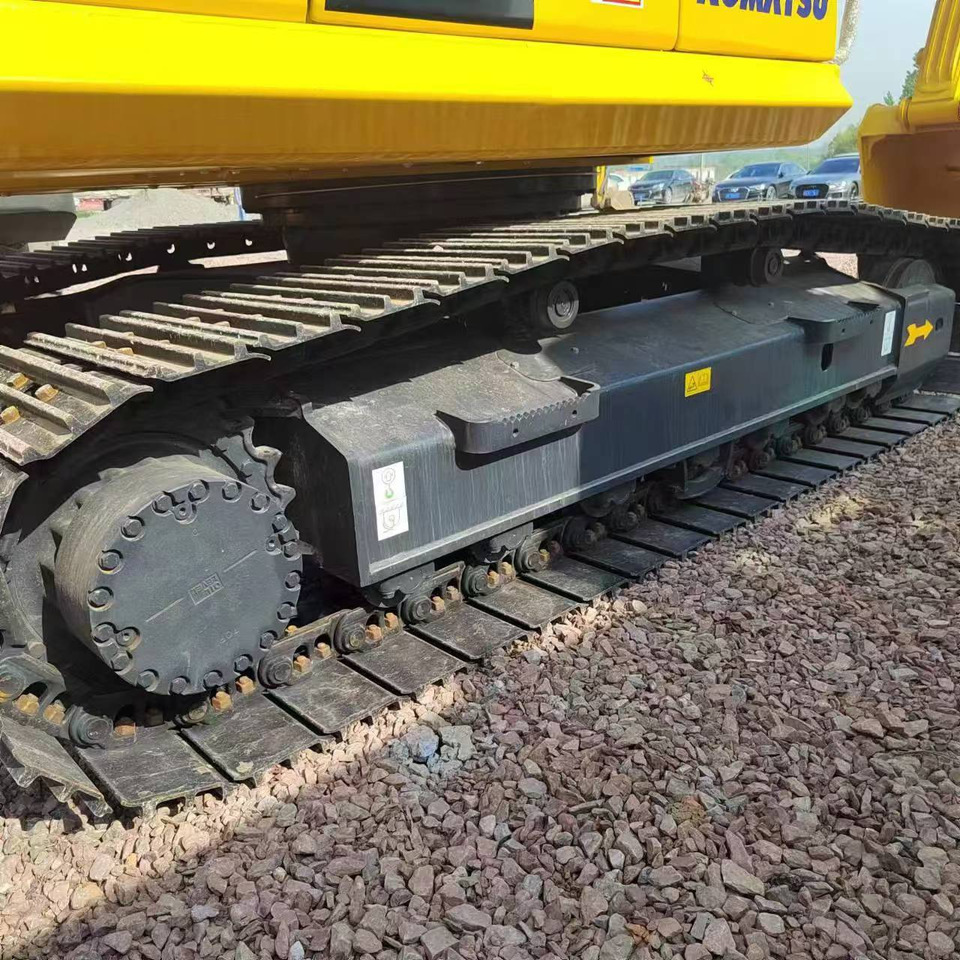 KOMATSU pc200-8N1 used japan brand crawler excavator - Pelle sur chenille: photos 5 KOMATSU pc200-8N1 used japan brand crawler excavator - Pelle sur chenille: photos 5