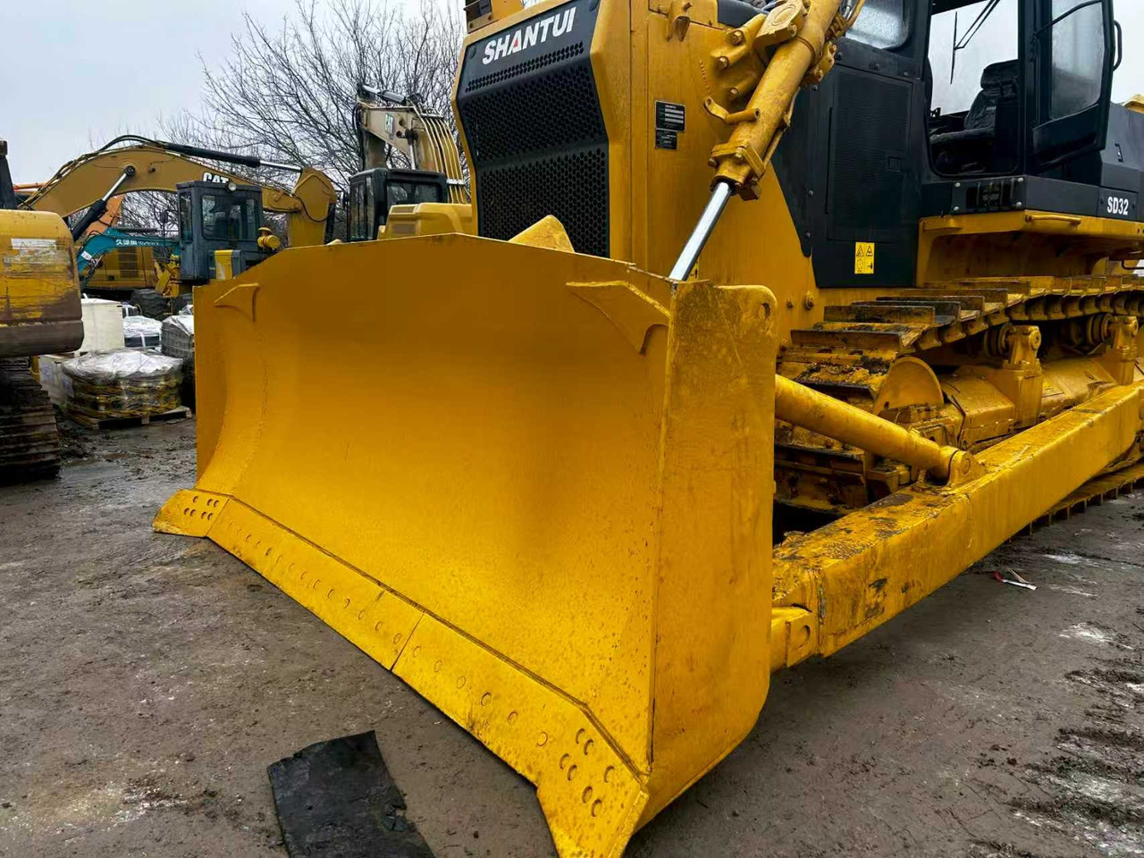 SHANTUI SD32 used bulldozer famous china brand for sale - Bulldozer: photos 2 SHANTUI SD32 used bulldozer famous china brand for sale - Bulldozer: photos 2