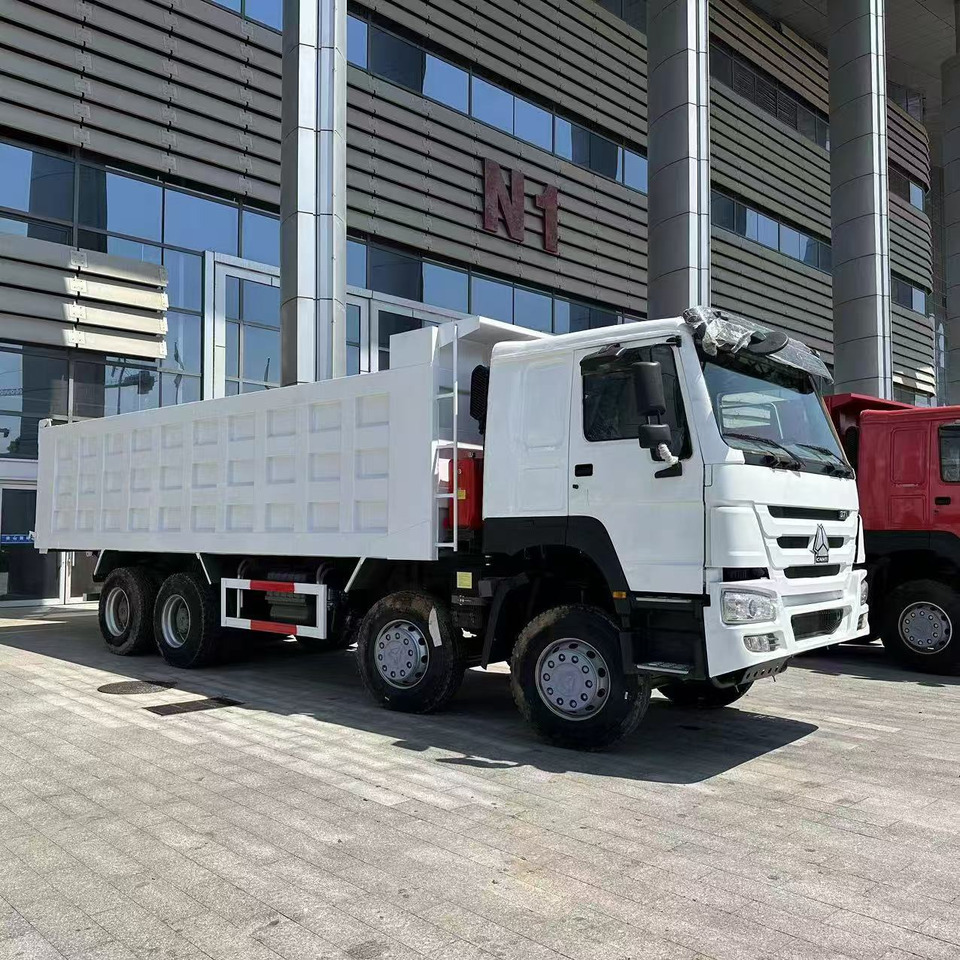 SINOTRUK howo 371 8x4 dump truck - Tombereau: photos 3 SINOTRUK howo 371 8x4 dump truck - Tombereau: photos 3
