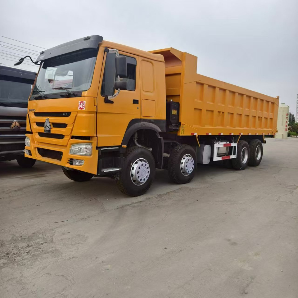 SINOTRUK howo 371 8x4 dump truck en crédit-bail SINOTRUK howo 371 8x4 dump truck: photos 6 SINOTRUK howo 371 8x4 dump truck en crédit-bail SINOTRUK howo 371 8x4 dump truck: photos 6