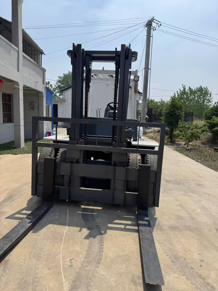 TCM fd100 used 2024 japan brand diesel forklift 10 ton class forklift - Chariot élévateur diesel: photos 4 TCM fd100 used 2024 japan brand diesel forklift 10 ton class forklift - Chariot élévateur diesel: photos 4