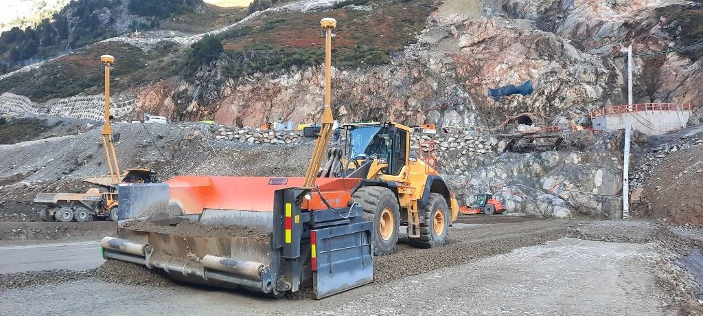 Reptail LM - Niveleuse: photos 4 Reptail LM - Niveleuse: photos 4