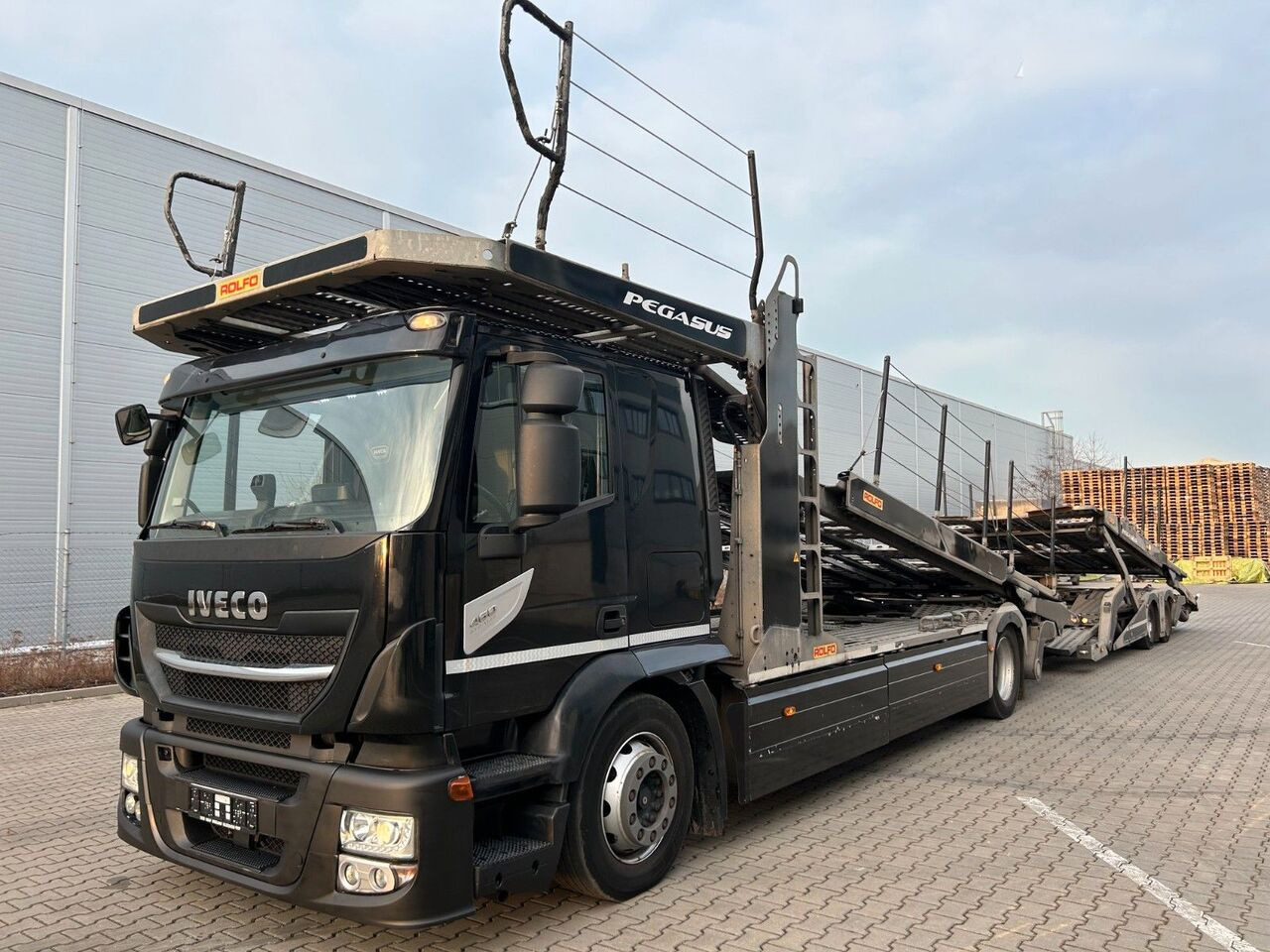 IVECO Stralis 460 - Camion porte-voitures: photos 1 IVECO Stralis 460 - Camion porte-voitures: photos 1