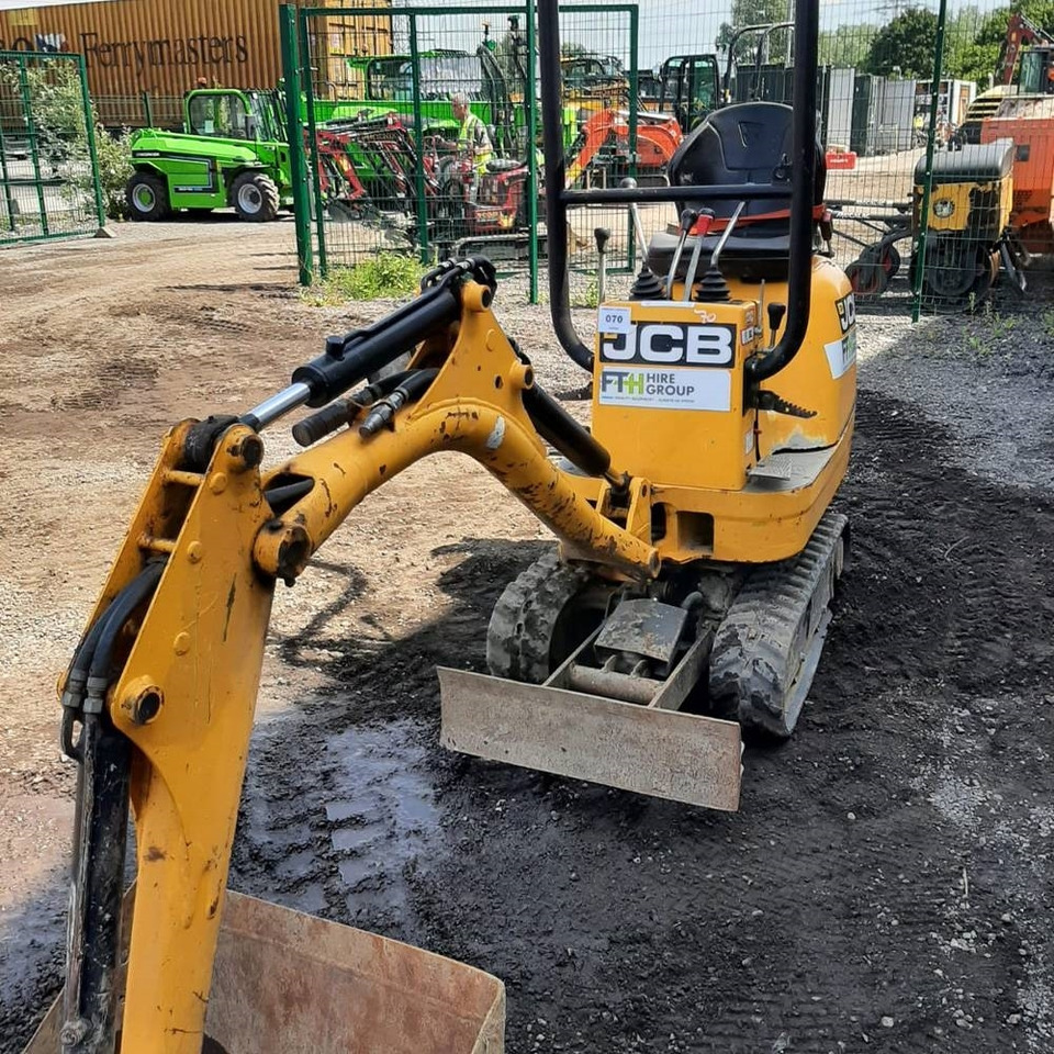 JCB 8008 - Mini pelle: photos 4 JCB 8008 - Mini pelle: photos 4