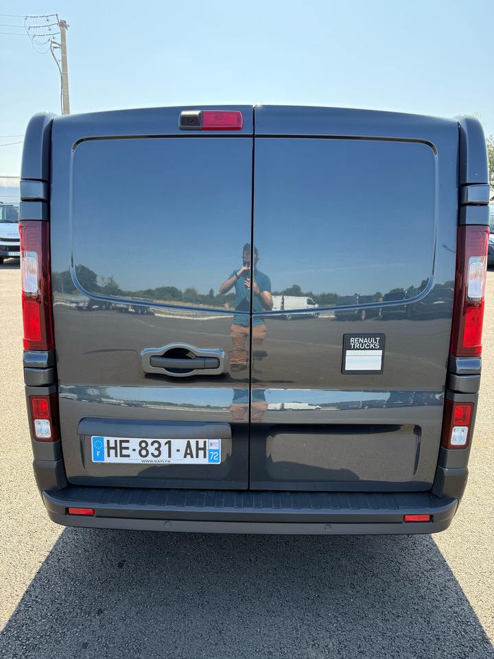Fourgon utilitaire neuf RENAULT Trafic: photos 7