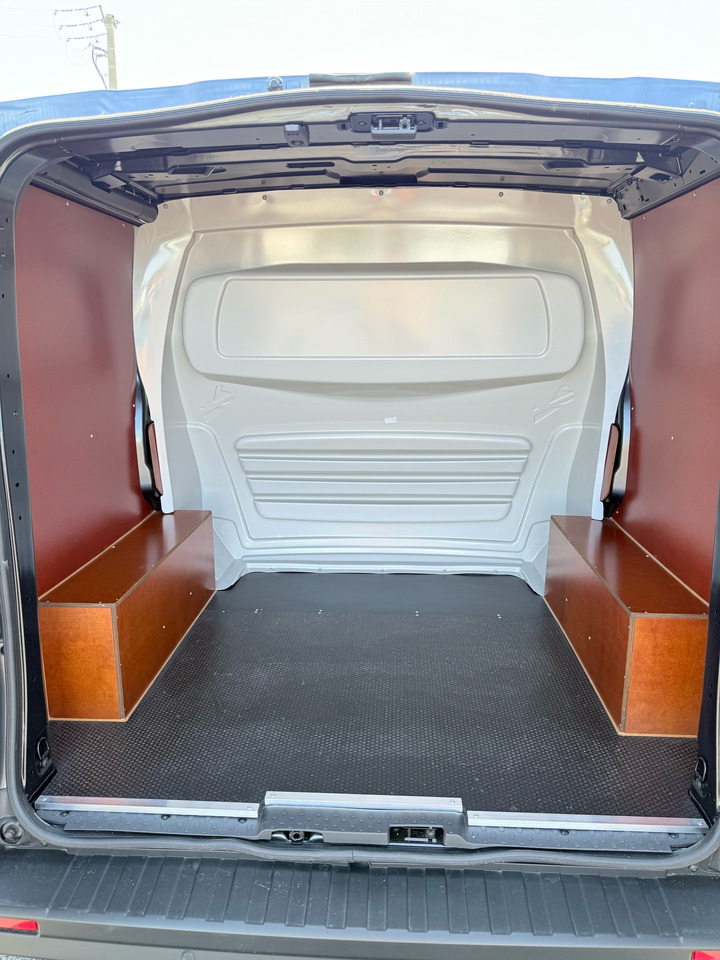 Fourgon utilitaire neuf RENAULT Trafic: photos 17