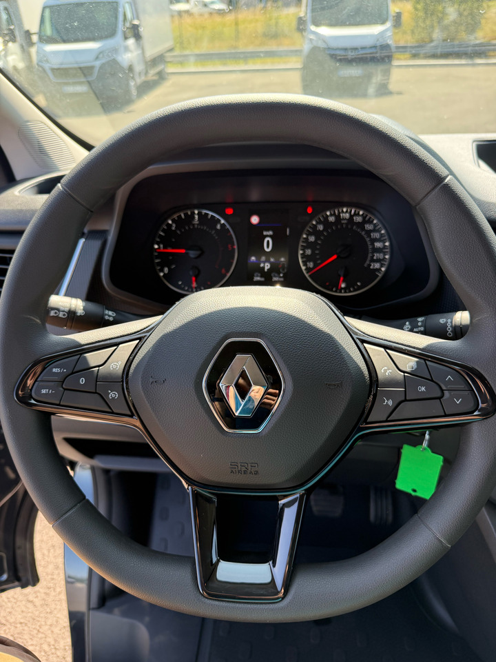 Fourgon utilitaire neuf RENAULT Trafic: photos 11